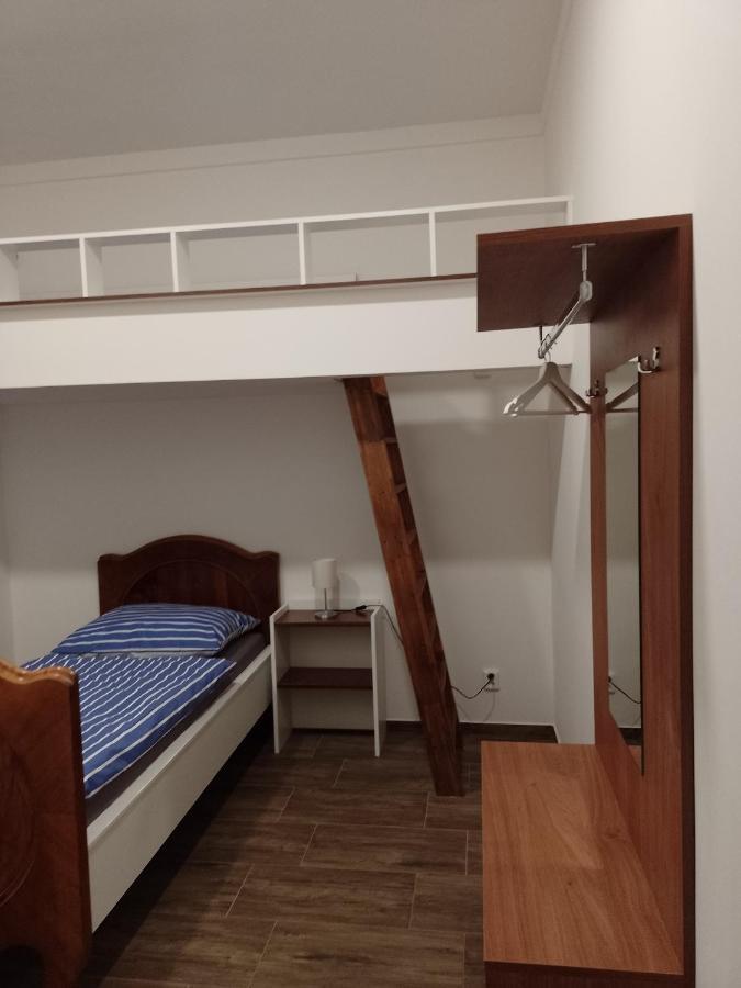 Penzion Litohlavy 17 - Na Samote U Lesa Králŭv Dvŭr エクステリア 写真