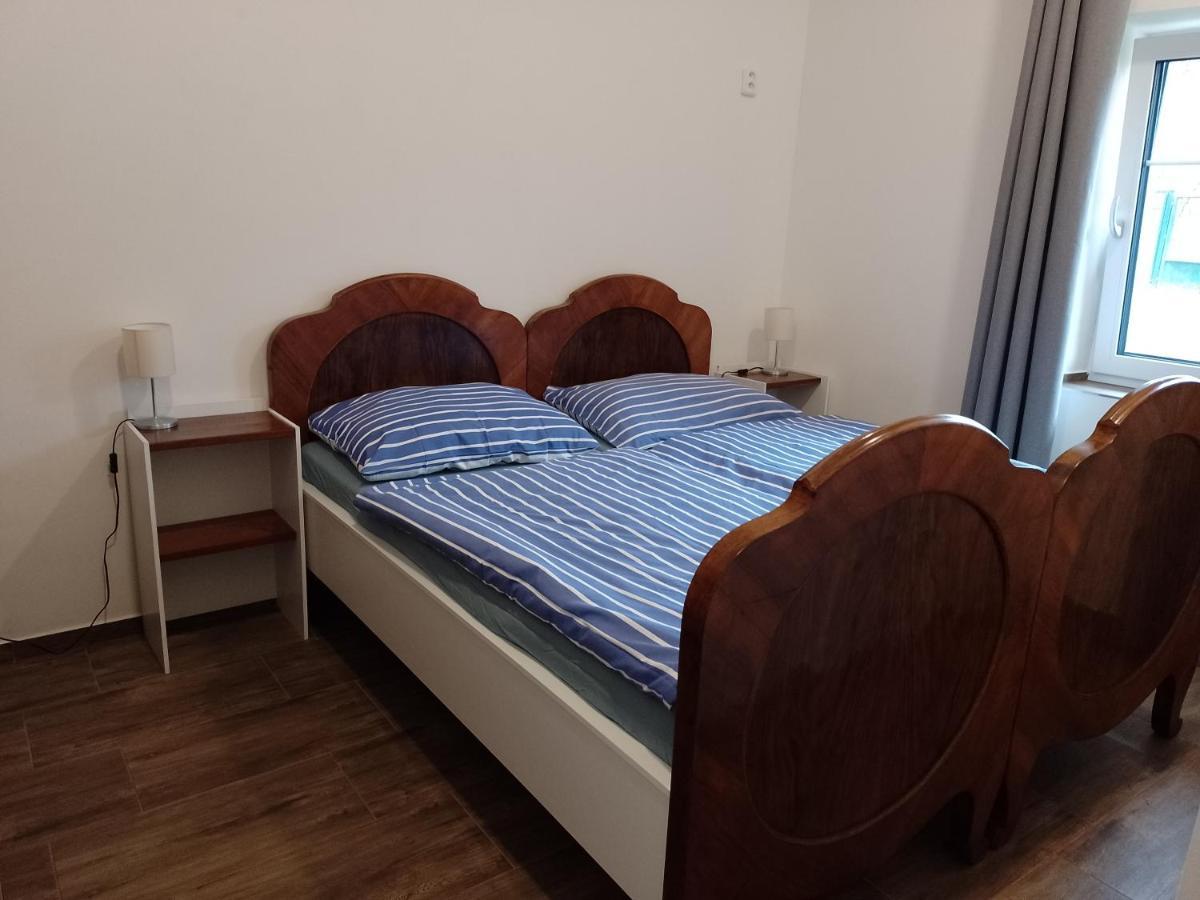 Penzion Litohlavy 17 - Na Samote U Lesa Králŭv Dvŭr エクステリア 写真
